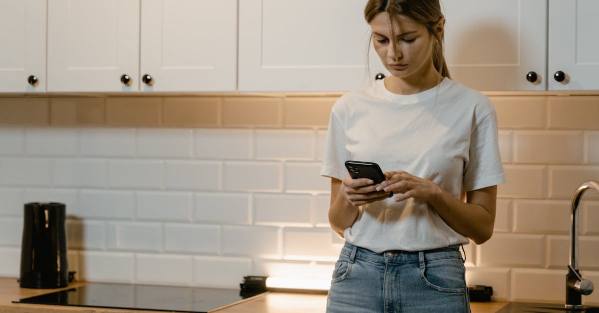 Como lidar com atrasos recorrentes no atendimento ao tutor sem erros comuns